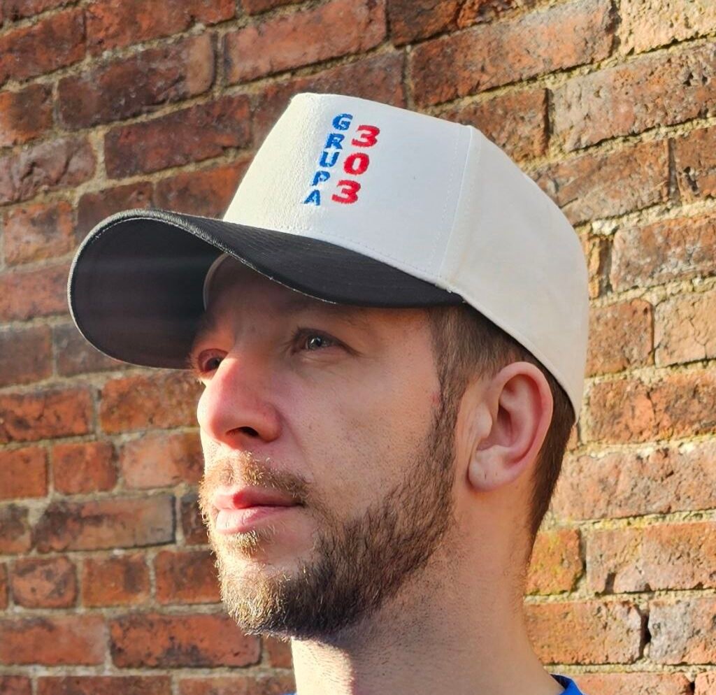 Czapeczka z Daszkiem G303 Jasno-Czarna One Size